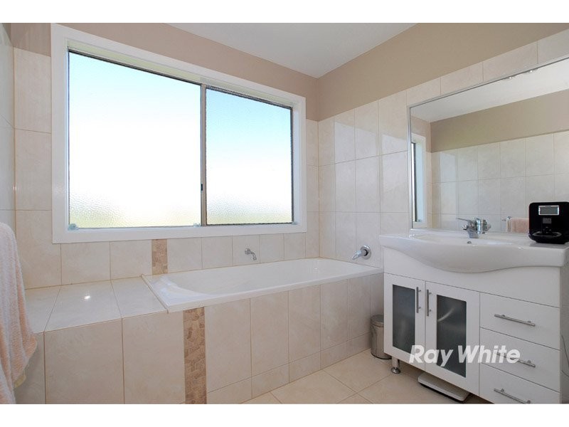 72 Browns Road, Devon Meadows VIC 3977