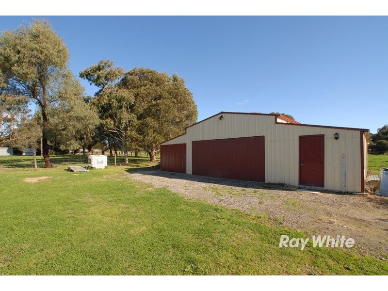 72 Browns Road, Devon Meadows VIC 3977