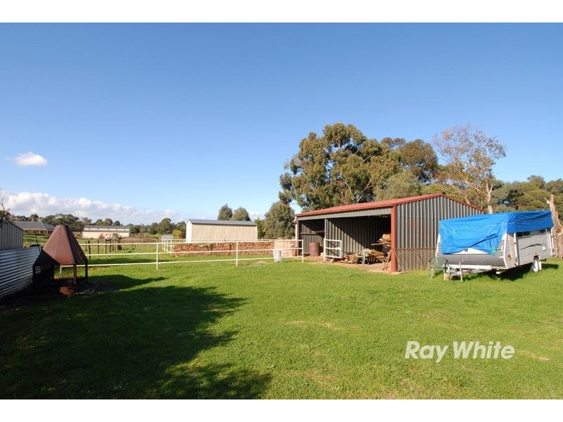 72 Browns Road, Devon Meadows VIC 3977