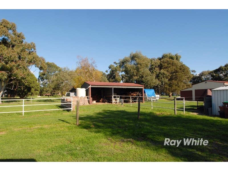 72 Browns Road, Devon Meadows VIC 3977