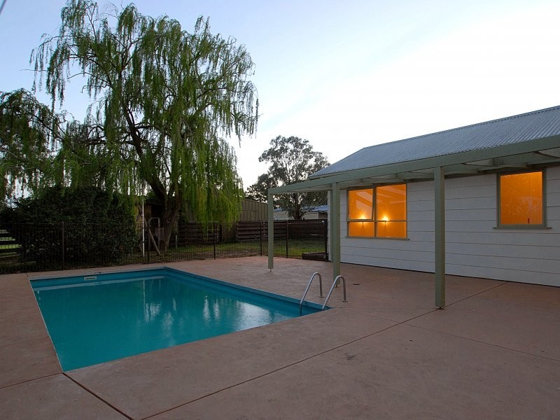 76 Browns Road, Devon Meadows VIC 3977