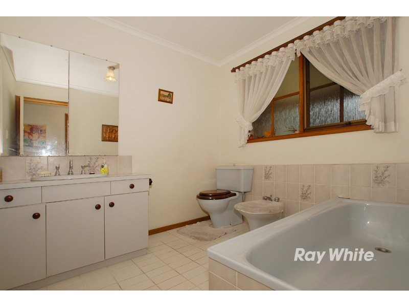 18 Heron Close, Blind Bight VIC 3980