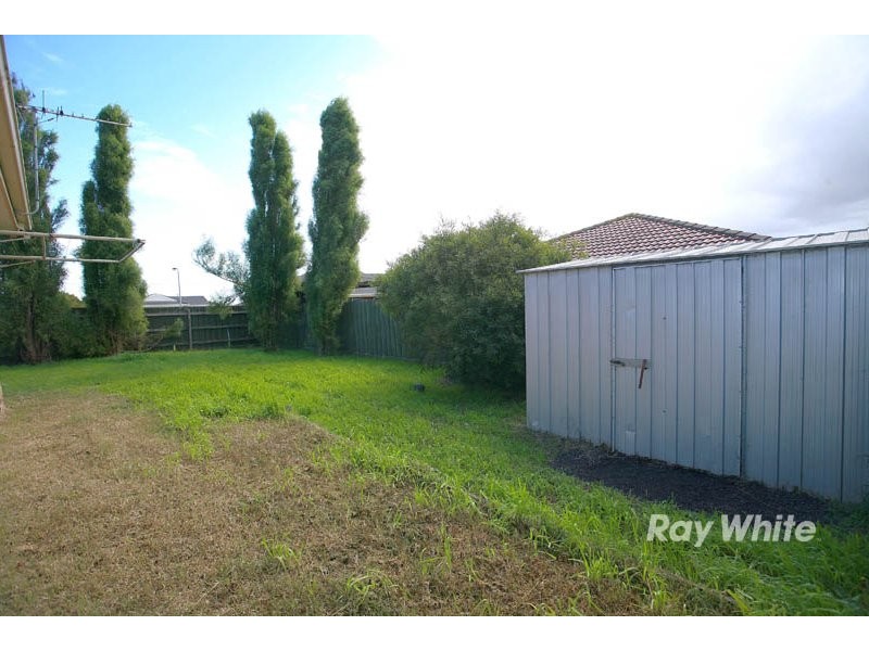 8 Montrose Way, Cranbourne VIC 3977