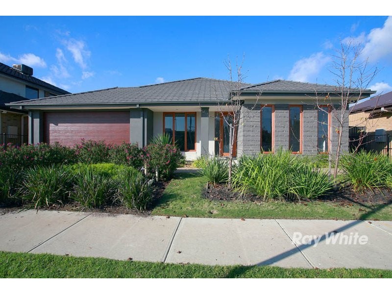 18 Kindred Avenue, Cranbourne VIC 3977