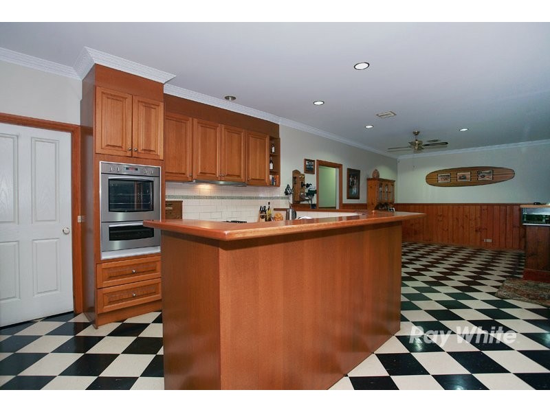 54 Earlston Circuit, Cranbourne VIC 3977