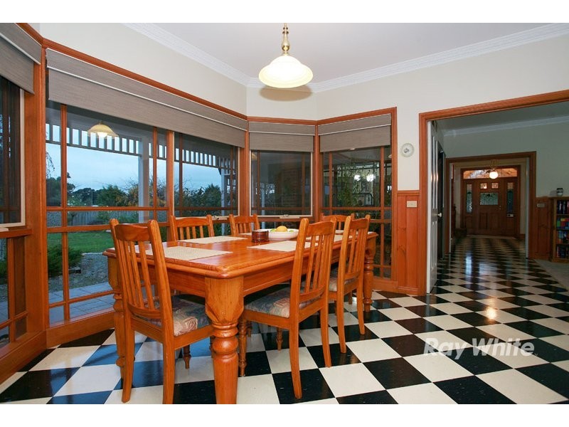 54 Earlston Circuit, Cranbourne VIC 3977