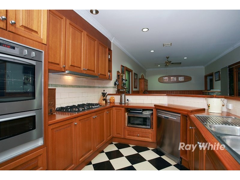 54 Earlston Circuit, Cranbourne VIC 3977