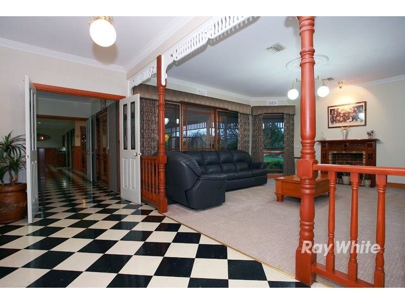 54 Earlston Circuit, Cranbourne VIC 3977