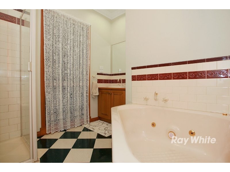 54 Earlston Circuit, Cranbourne VIC 3977