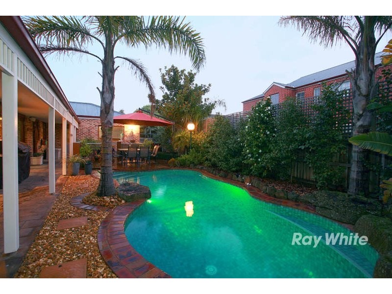 54 Earlston Circuit, Cranbourne VIC 3977