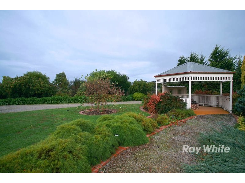 54 Earlston Circuit, Cranbourne VIC 3977