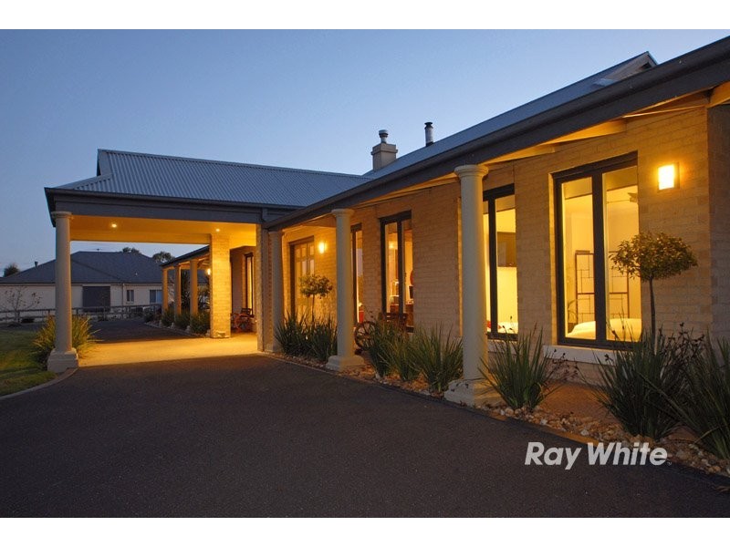 94-96 Lakes Boulevard, Pearcedale VIC 3912