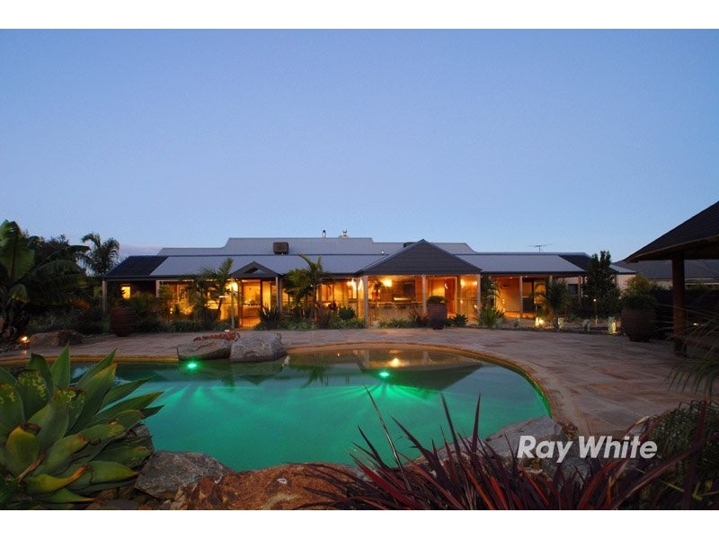 94-96 Lakes Boulevard, Pearcedale VIC 3912