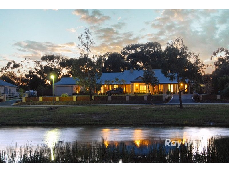 94-96 Lakes Boulevard, Pearcedale VIC 3912