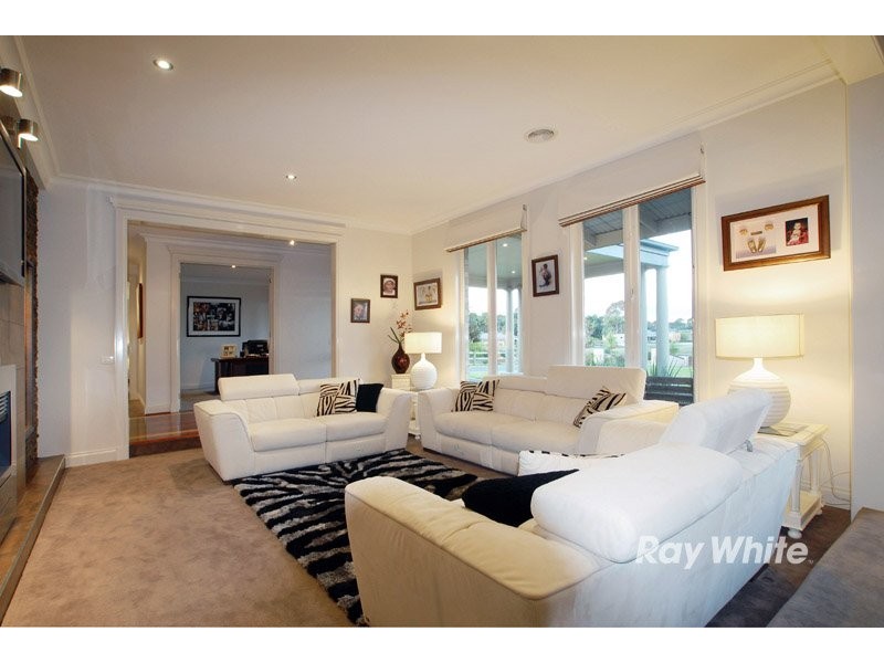 94-96 Lakes Boulevard, Pearcedale VIC 3912