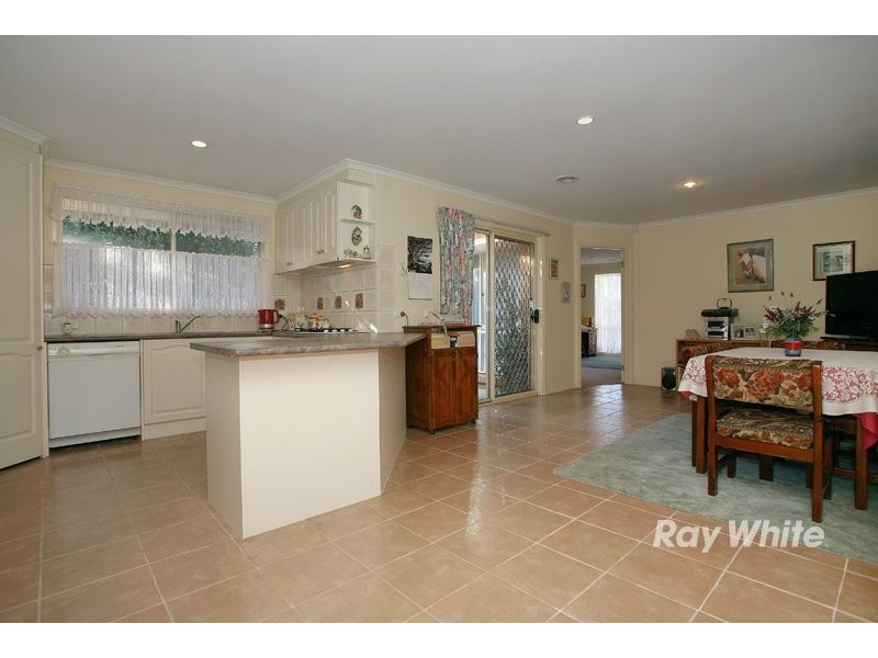 64 Scarborough Avenue, Cranbourne VIC 3977