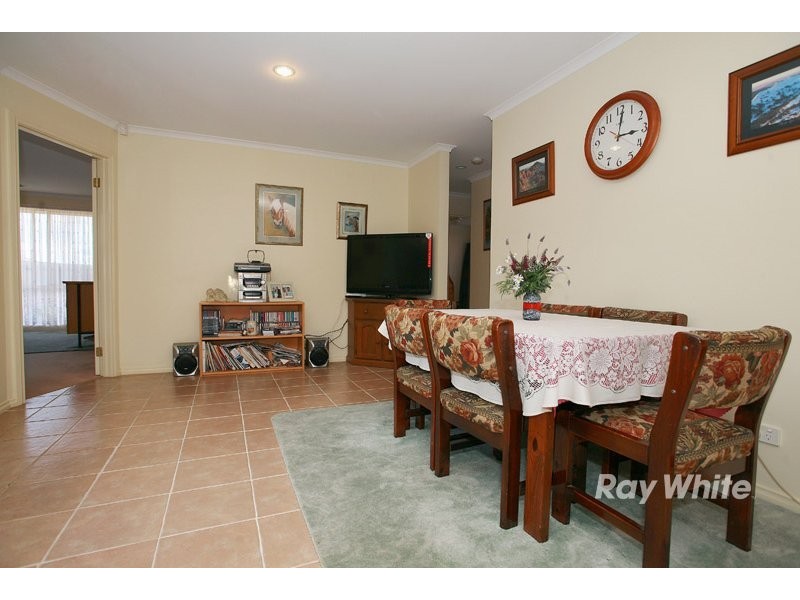 64 Scarborough Avenue, Cranbourne VIC 3977
