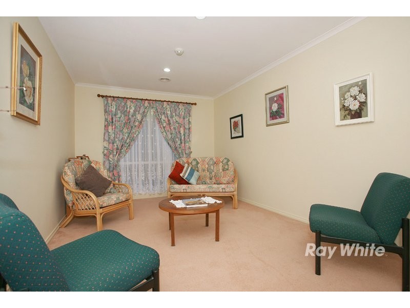 64 Scarborough Avenue, Cranbourne VIC 3977
