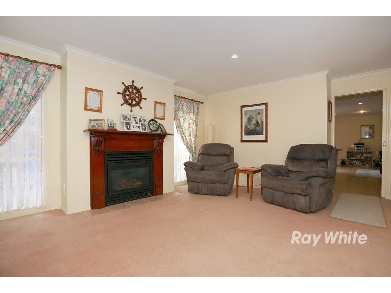 64 Scarborough Avenue, Cranbourne VIC 3977