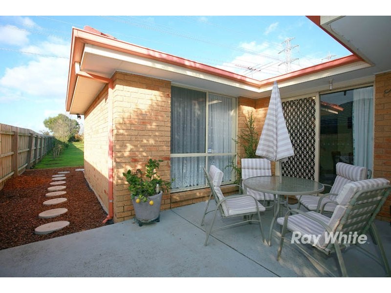 64 Scarborough Avenue, Cranbourne VIC 3977