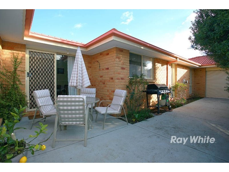 64 Scarborough Avenue, Cranbourne VIC 3977