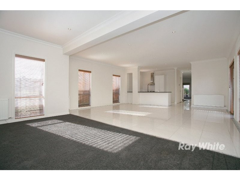 1 Lower Mews, Lynbrook VIC 3975