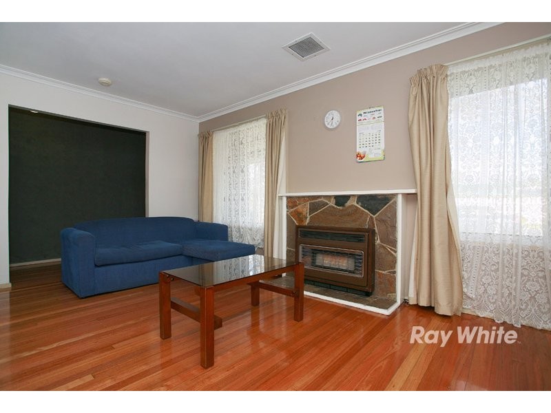 9 Campbell Parade, Cranbourne VIC 3977