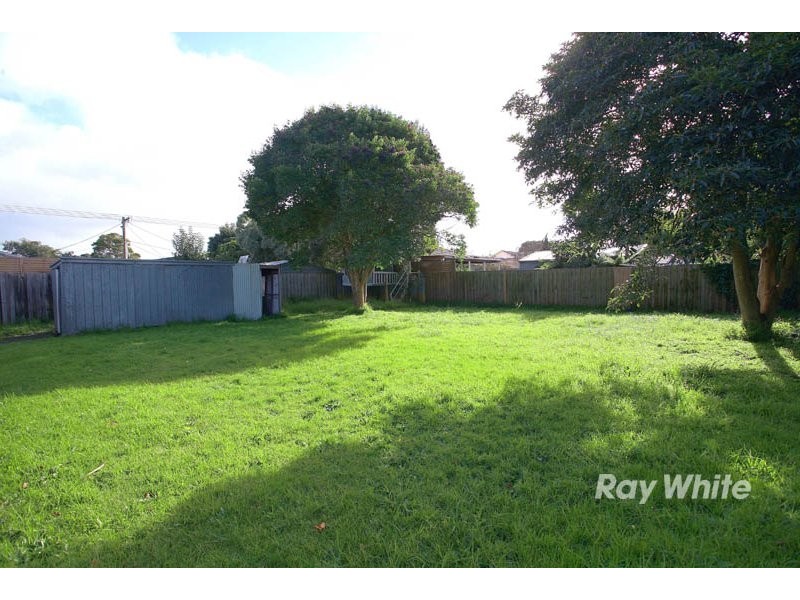 9 Campbell Parade, Cranbourne VIC 3977