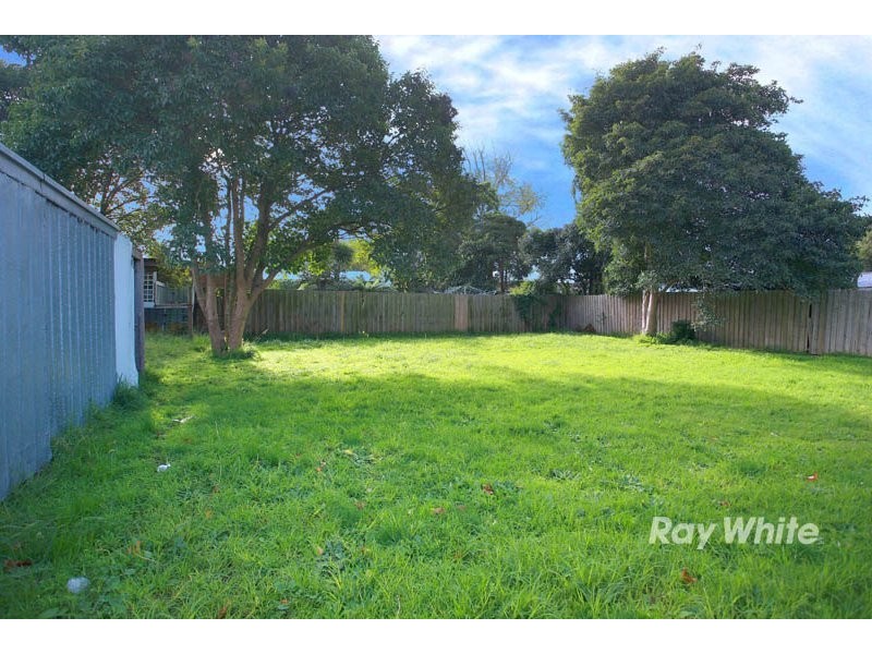 9 Campbell Parade, Cranbourne VIC 3977