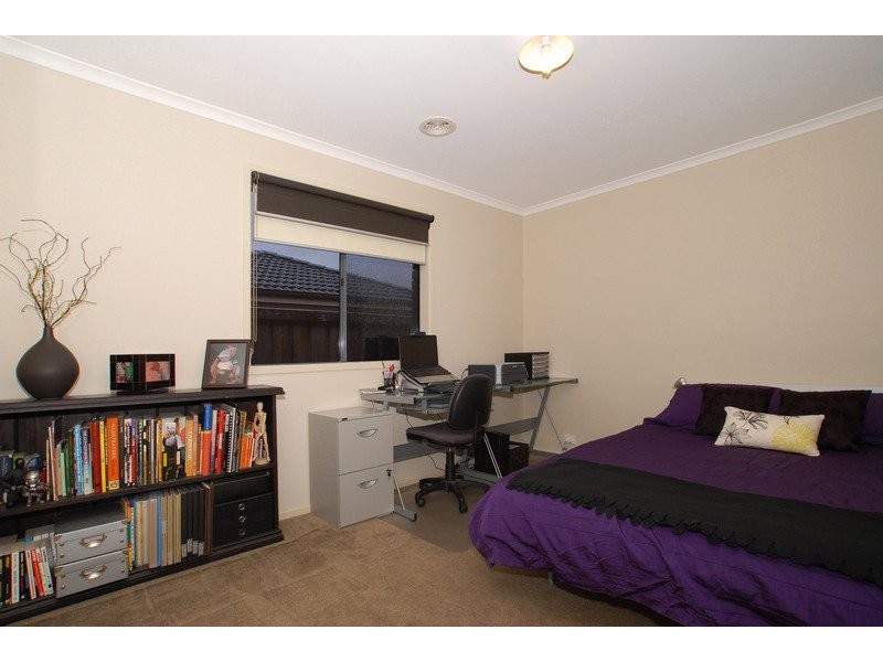 32 Flametree Circuit, Cranbourne VIC 3977