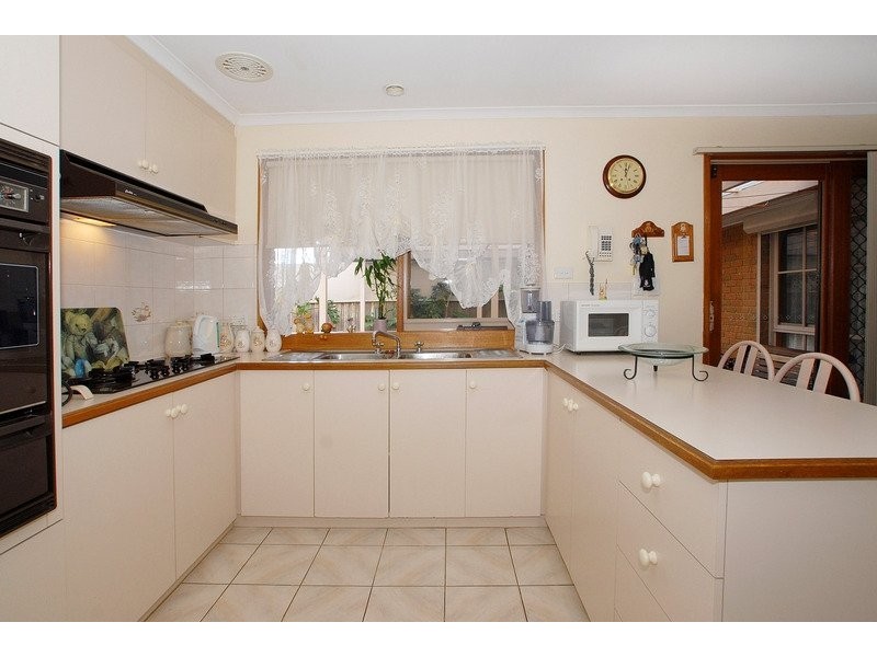 10 Fosters Court, Cranbourne VIC 3977