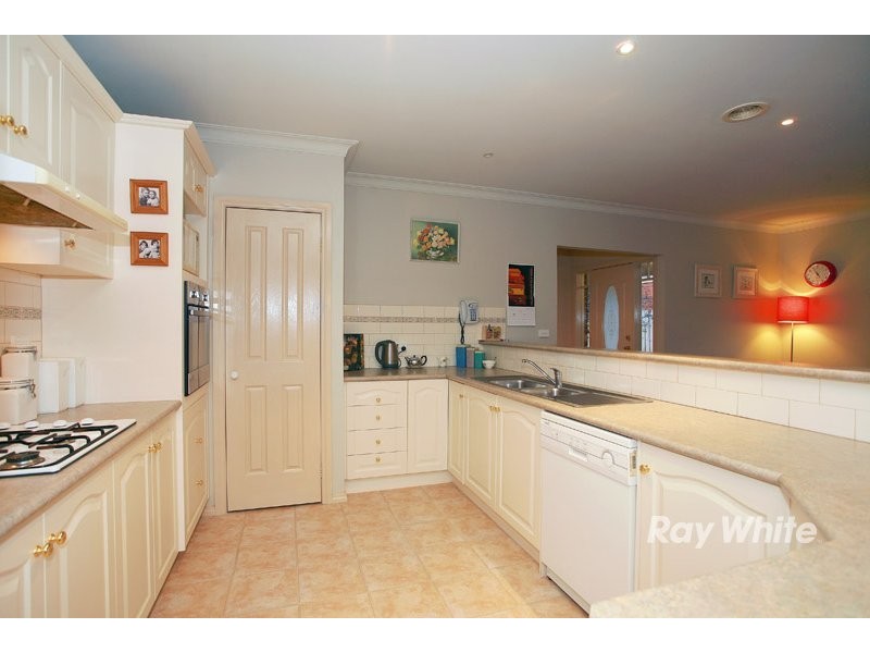 15 Littlecroft Avenue, Narre Warren South VIC 3805