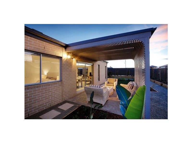 5 Kindred Avenue, Cranbourne North VIC 3977