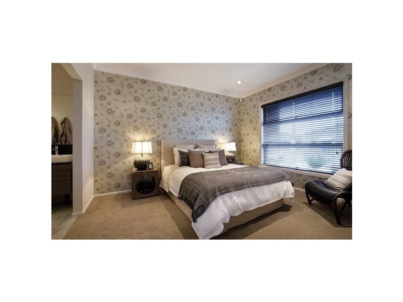 5 Kindred Avenue, Cranbourne North VIC 3977