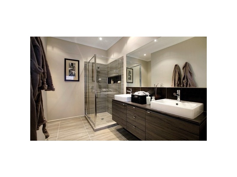 5 Kindred Avenue, Cranbourne North VIC 3977