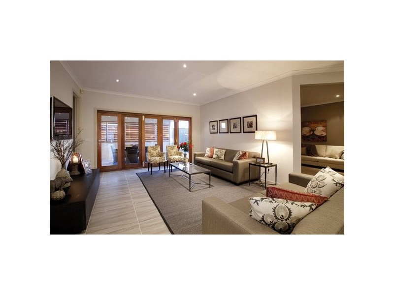 5 Kindred Avenue, Cranbourne North VIC 3977