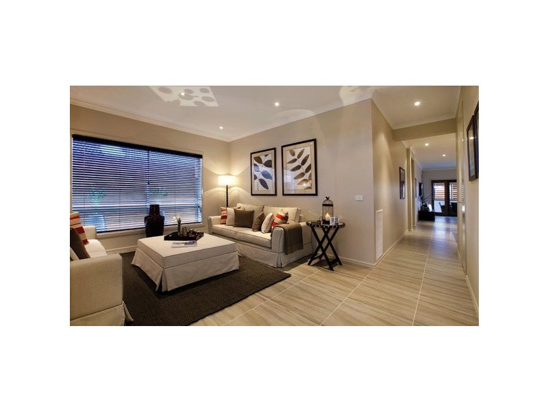 5 Kindred Avenue, Cranbourne North VIC 3977