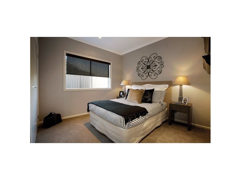 5 Kindred Avenue, Cranbourne North VIC 3977