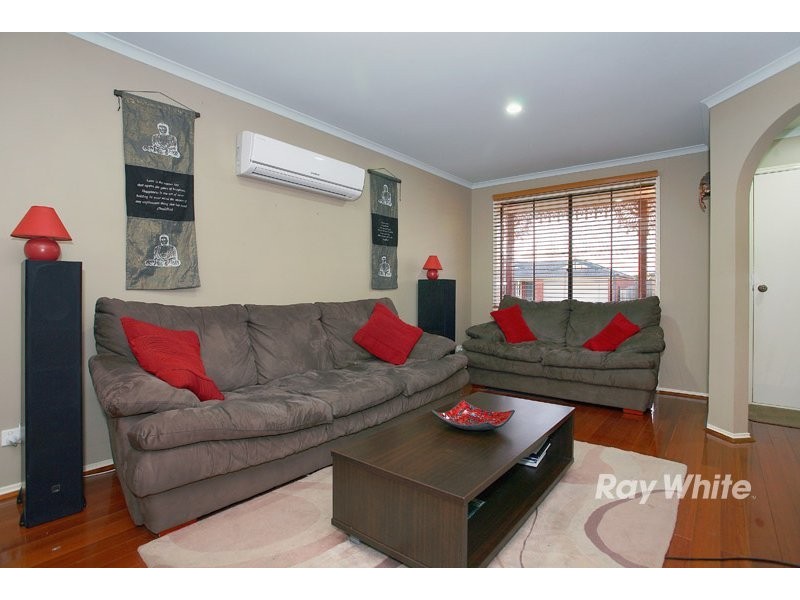 5 Tauna Place, Cranbourne VIC 3977