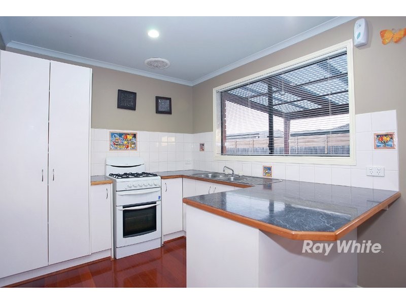 5 Tauna Place, Cranbourne VIC 3977