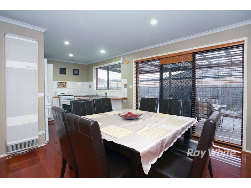 5 Tauna Place, Cranbourne VIC 3977