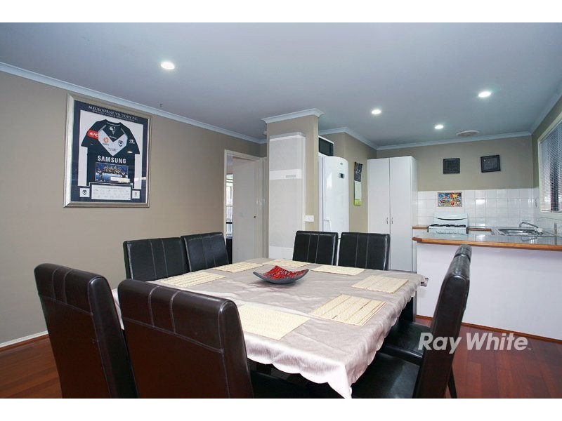 5 Tauna Place, Cranbourne VIC 3977