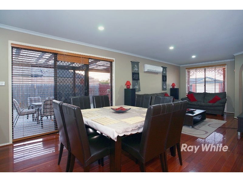 5 Tauna Place, Cranbourne VIC 3977