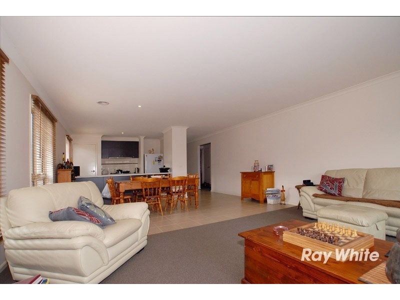 49 Tyndall Street, Cranbourne VIC 3977