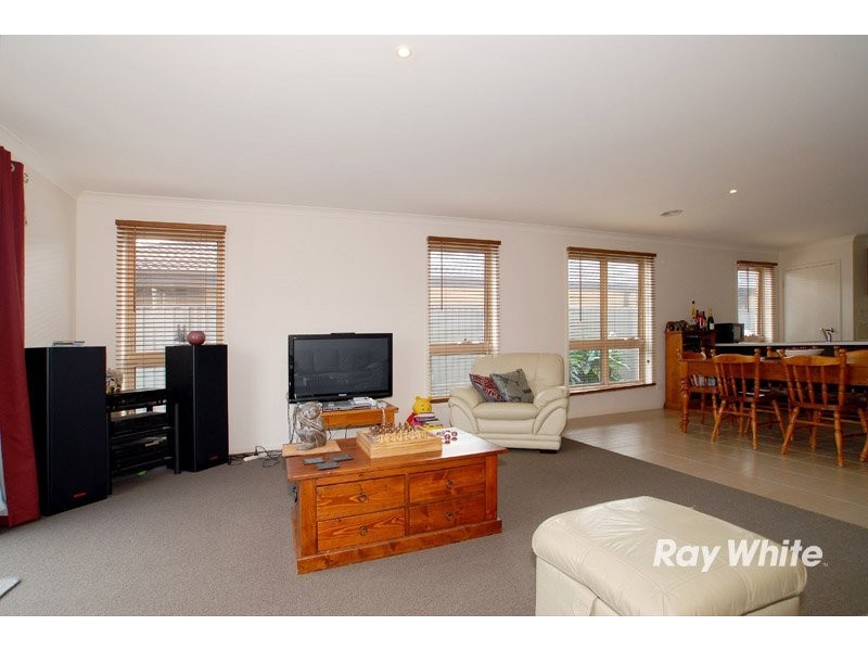 49 Tyndall Street, Cranbourne VIC 3977