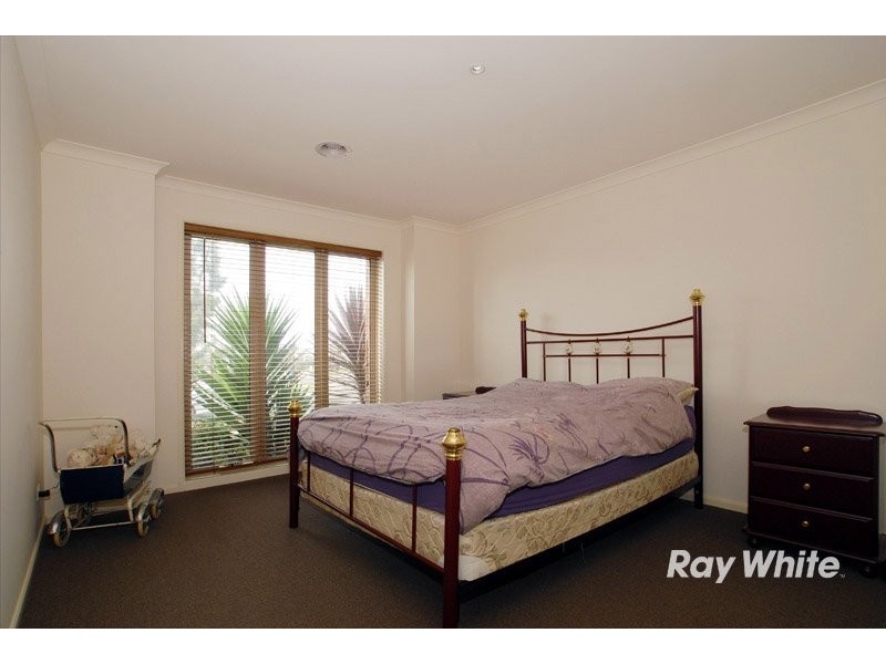 49 Tyndall Street, Cranbourne VIC 3977