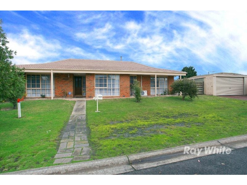 25 Denham Crescent, Cranbourne VIC 3977
