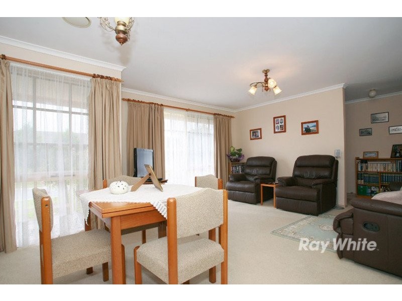 25 Denham Crescent, Cranbourne VIC 3977