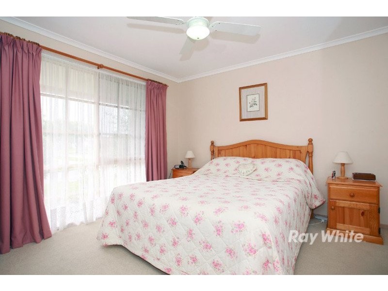 25 Denham Crescent, Cranbourne VIC 3977
