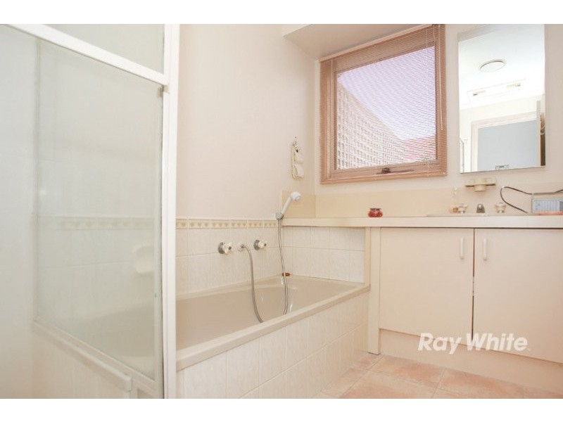 25 Denham Crescent, Cranbourne VIC 3977